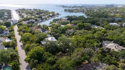 4806 W Beachway Drive Tampa FL 33609