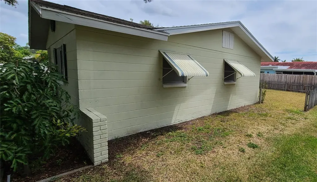 9901 111th Lane Seminole FL 33772
