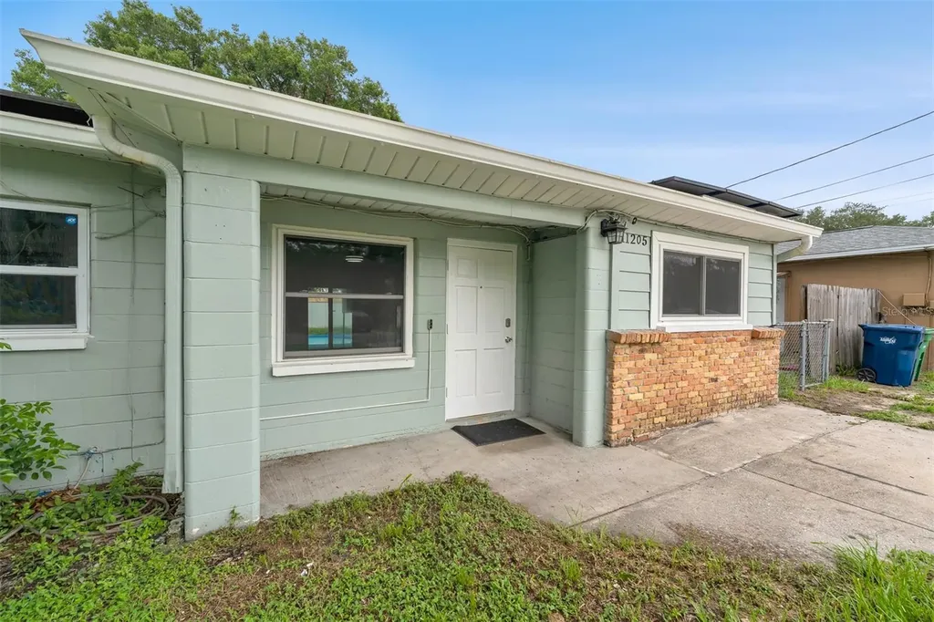 11205 N Annette Avenue Tampa FL 33612