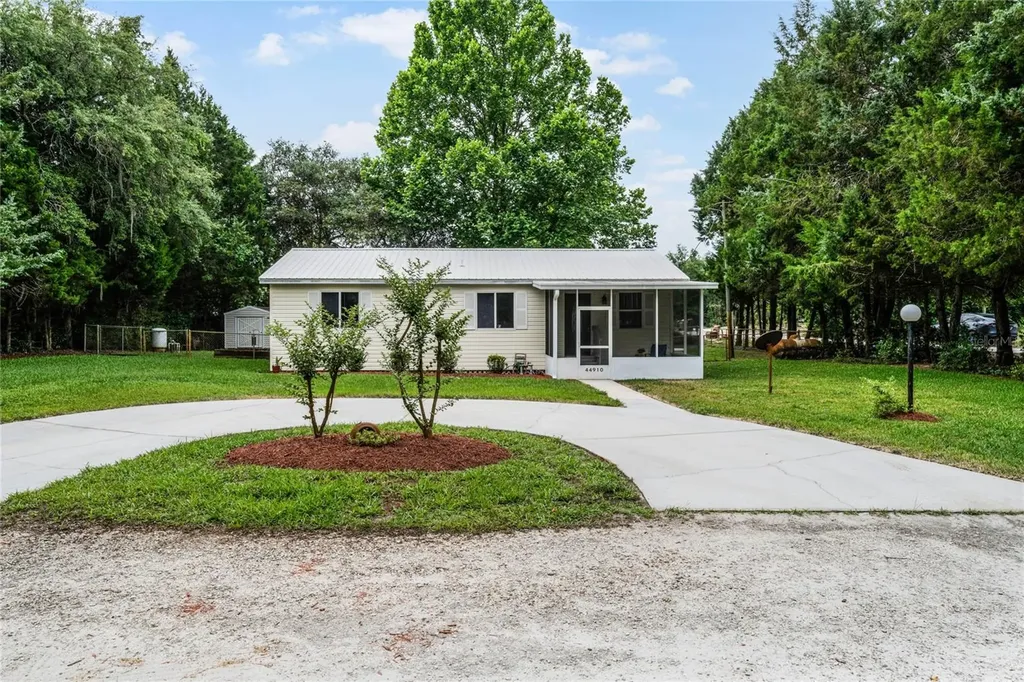 44910 8th Street Deland FL 32720