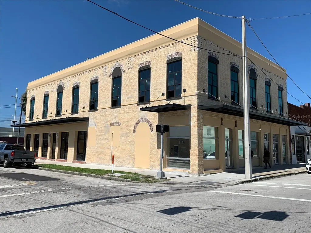 2100 W Main Street Tampa FL 33607