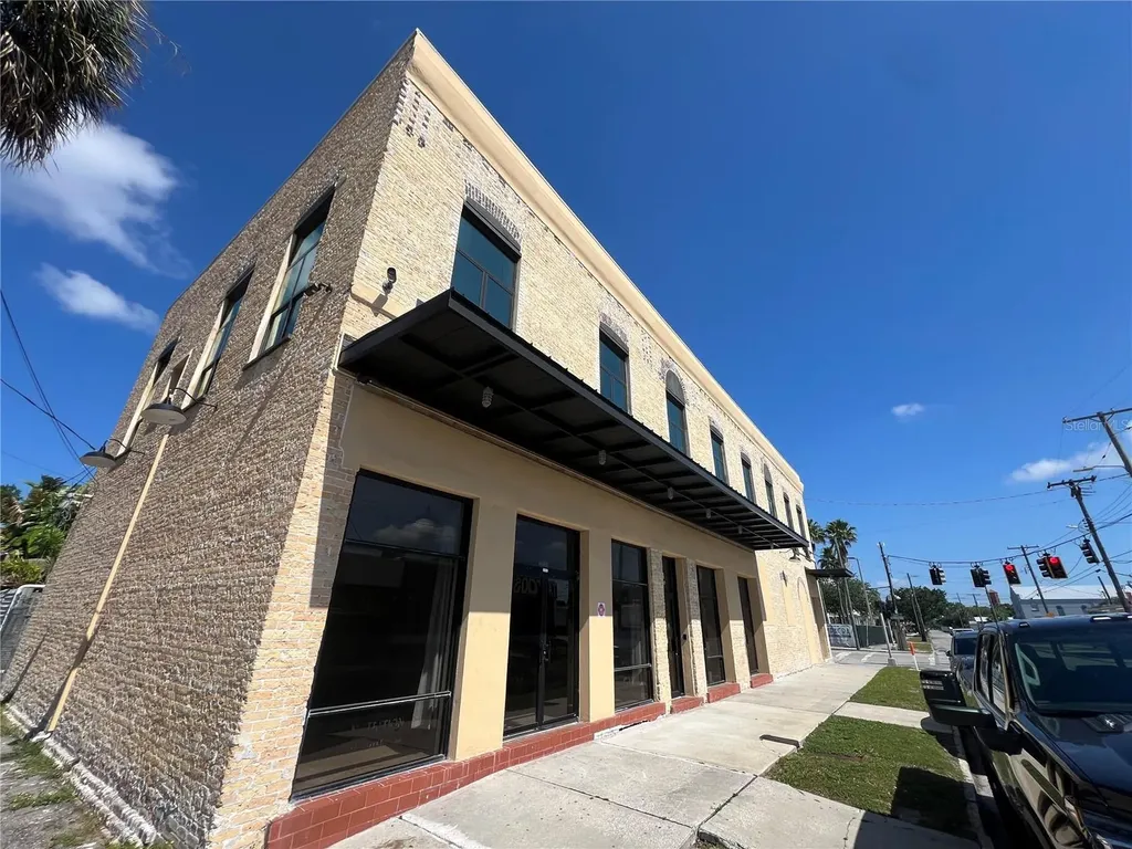 2100 W Main Street Tampa FL 33607