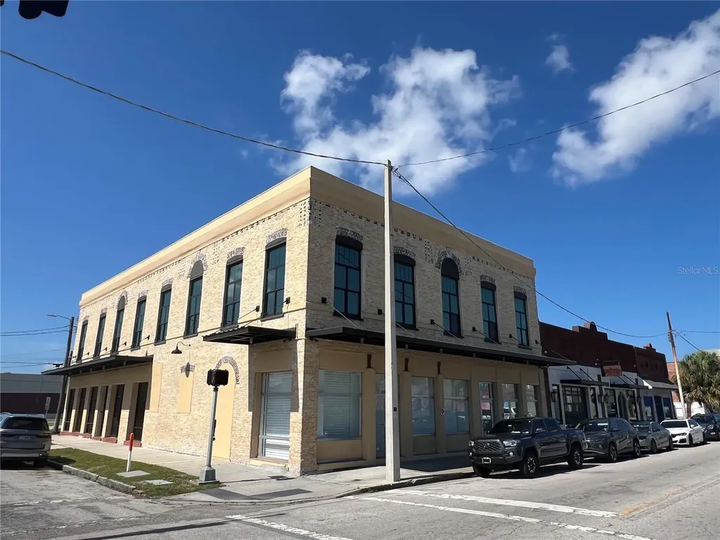 2100 W Main Street Tampa FL 33607