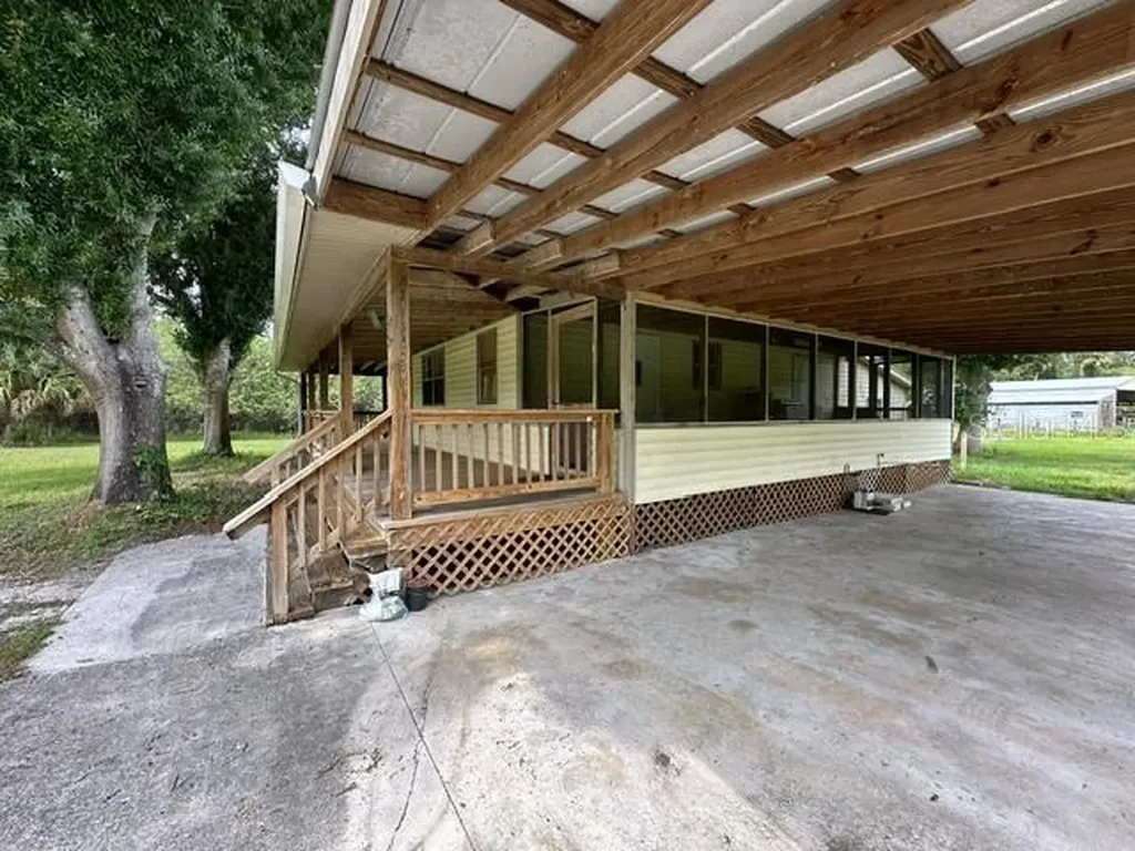 6976 NW 151st Terrace Okeechobee FL 34972