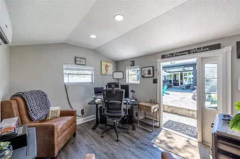 8193 128th Street Seminole FL 33776