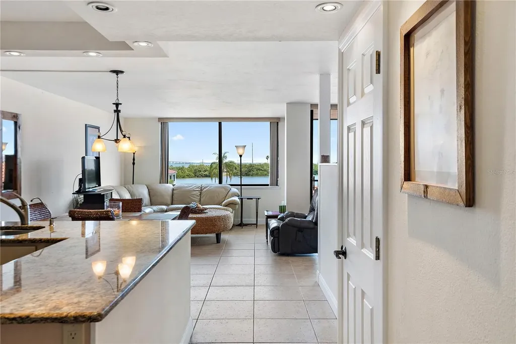 6357 Bahia Del Mar Boulevard St Petersburg FL 33715