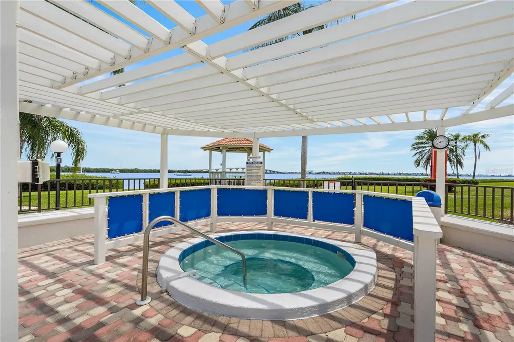 6357 Bahia Del Mar Boulevard St Petersburg FL 33715