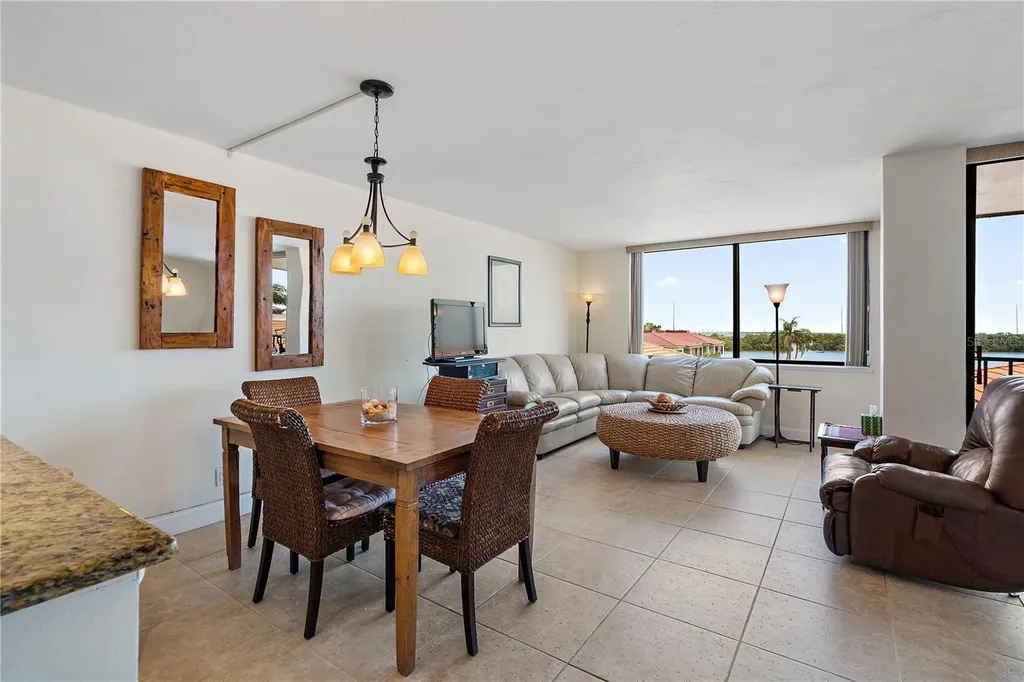 6357 Bahia Del Mar Boulevard St Petersburg FL 33715