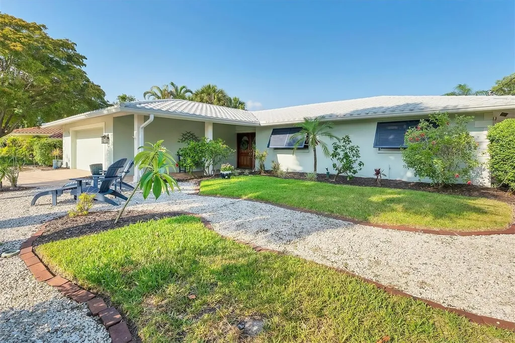 5515 Contento Drive Sarasota FL 34242