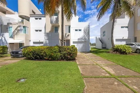 87 Villas De Golf Este Dorado PR 00646