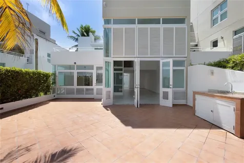 87 Villas De Golf Este Dorado PR 00646