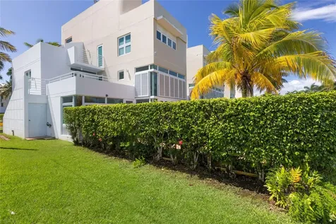 87 Villas De Golf Este Dorado PR 00646
