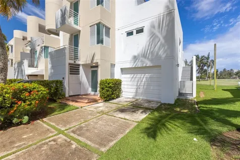 87 Villas De Golf Este Dorado PR 00646