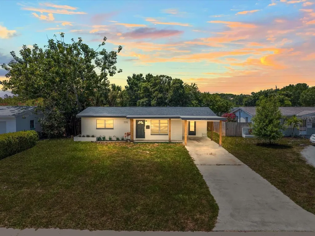 770 72nd Avenue N St Petersburg FL 33702