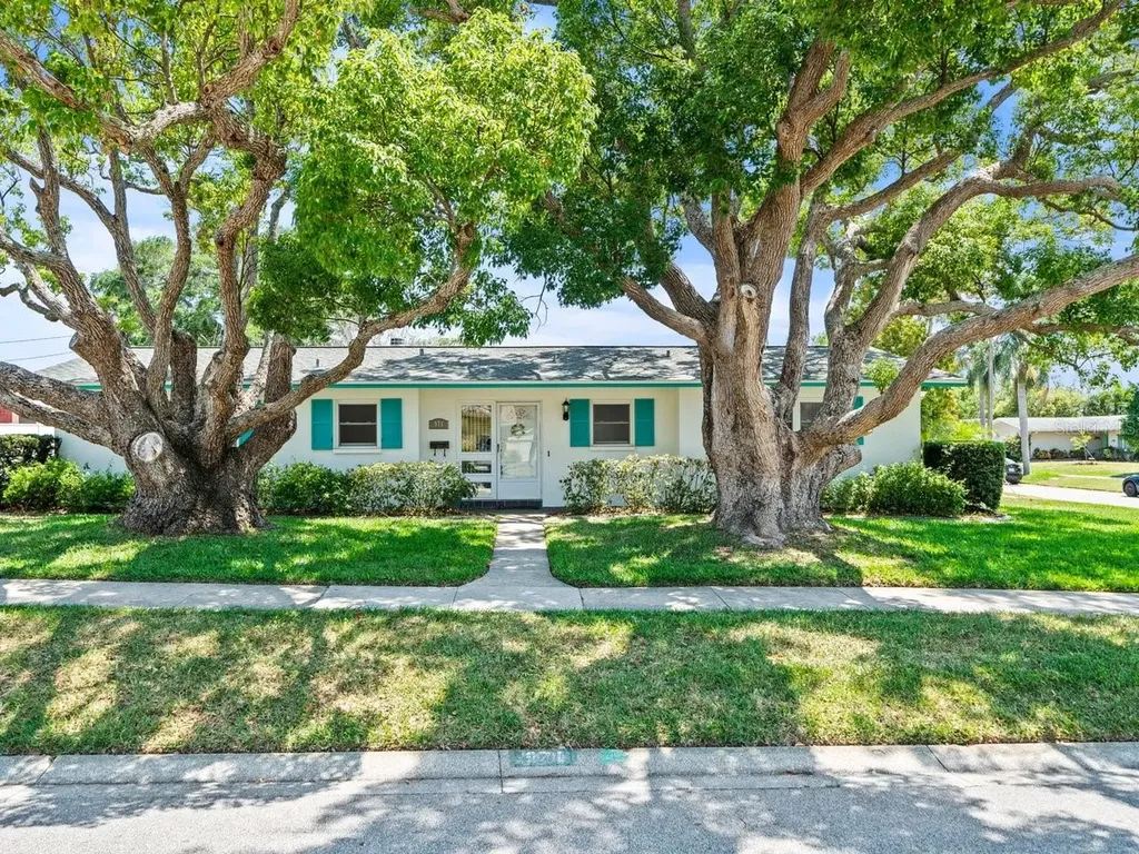 971 San Salvador Drive Dunedin FL 34698