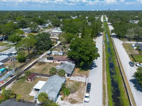 5735 Burlington Avenue N St Petersburg FL 33710