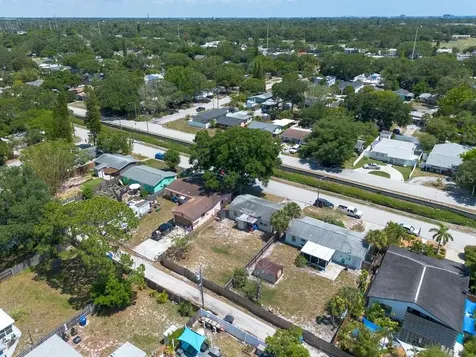 5735 Burlington Avenue N St Petersburg FL 33710