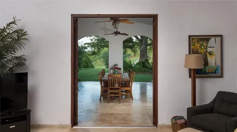 1 El Cerro Vieques PR 00765