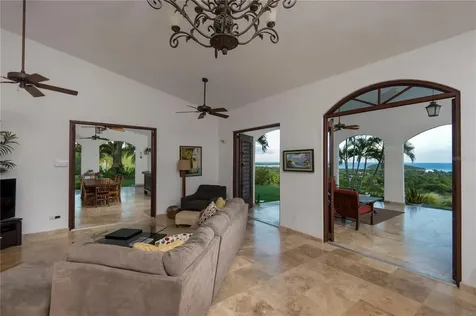 1 El Cerro Vieques PR 00765