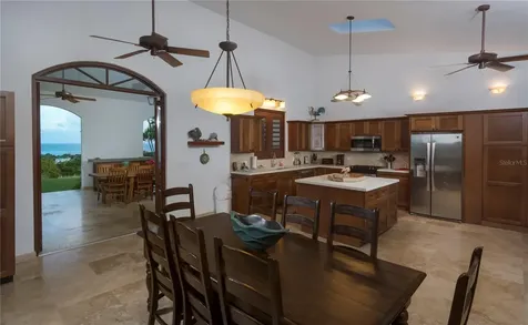 1 El Cerro Vieques PR 00765