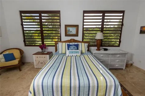 1 El Cerro Vieques PR 00765