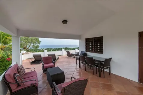 1 El Cerro Vieques PR 00765