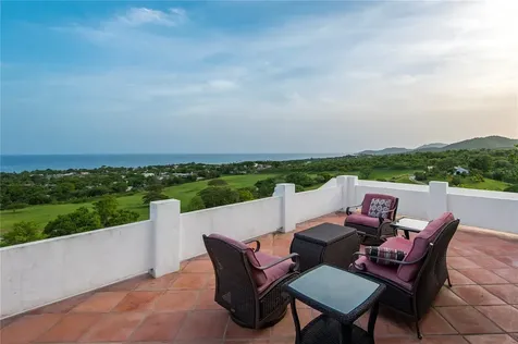 1 El Cerro Vieques PR 00765