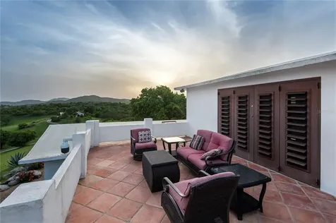 1 El Cerro Vieques PR 00765