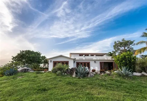 1 El Cerro Vieques PR 00765