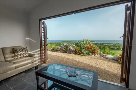 1 El Cerro Vieques PR 00765