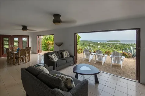 1 El Cerro Vieques PR 00765