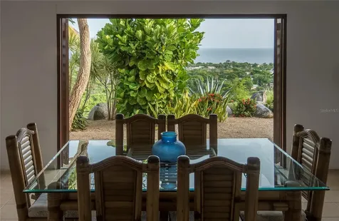 1 El Cerro Vieques PR 00765