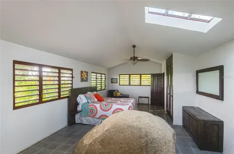 1 El Cerro Vieques PR 00765