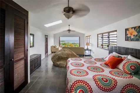 1 El Cerro Vieques PR 00765