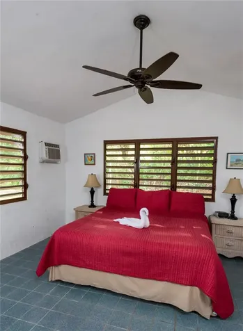 1 El Cerro Vieques PR 00765