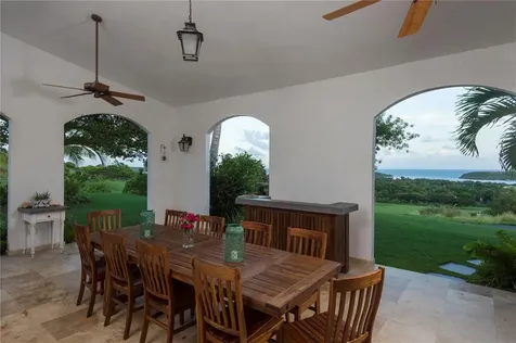 1 El Cerro Vieques PR 00765