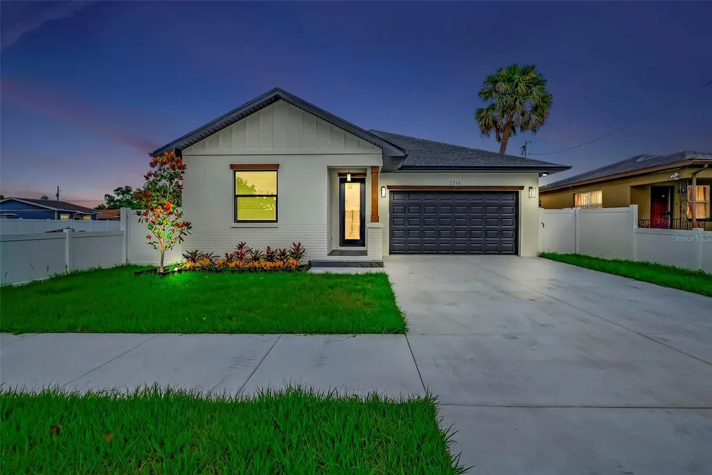 2715 W Ivy Street Tampa FL 33607