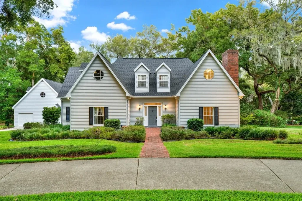 901 Oak Hollow Place Brandon FL 33510