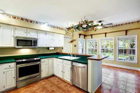 901 Oak Hollow Place Brandon FL 33510