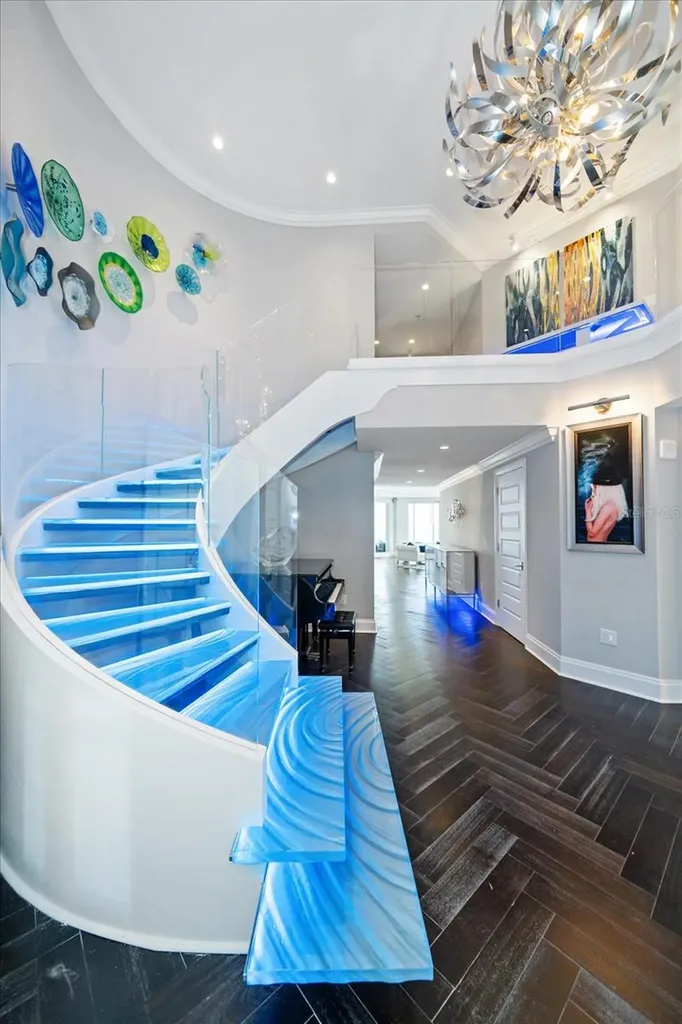 100 Beach Drive NE St Petersburg FL 33701