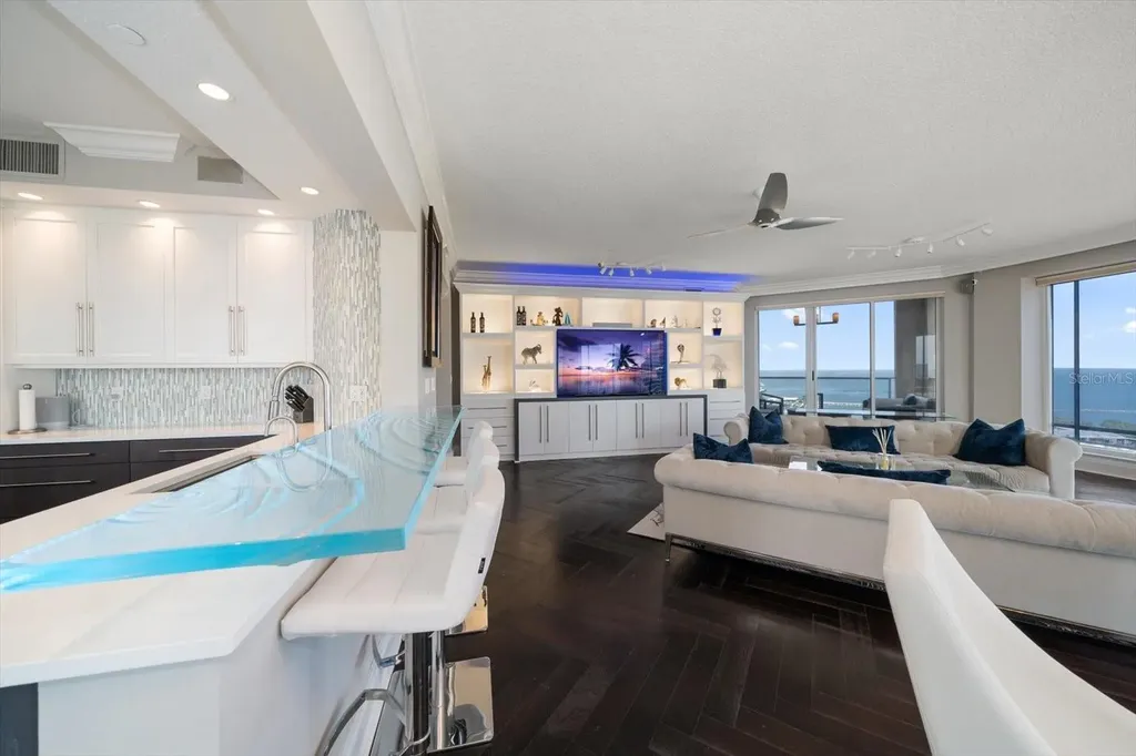 100 Beach Drive NE St Petersburg FL 33701