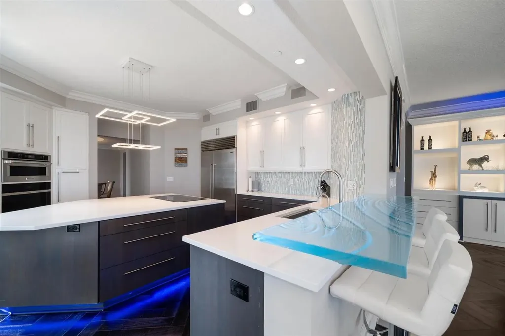 100 Beach Drive NE St Petersburg FL 33701