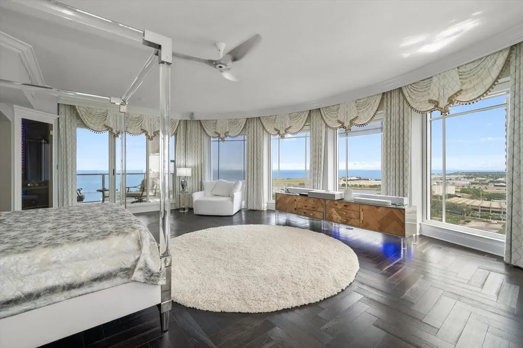 100 Beach Drive NE St Petersburg FL 33701