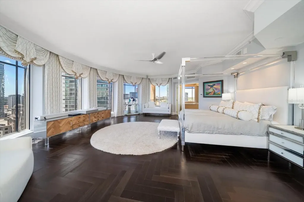 100 Beach Drive NE St Petersburg FL 33701