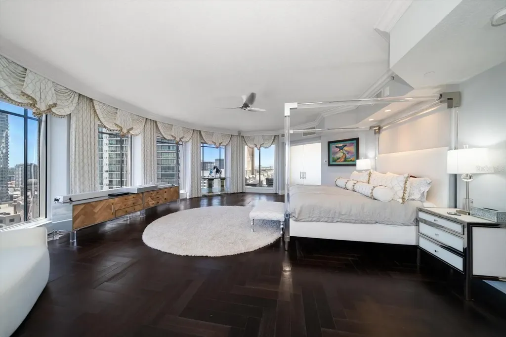 100 Beach Drive NE St Petersburg FL 33701