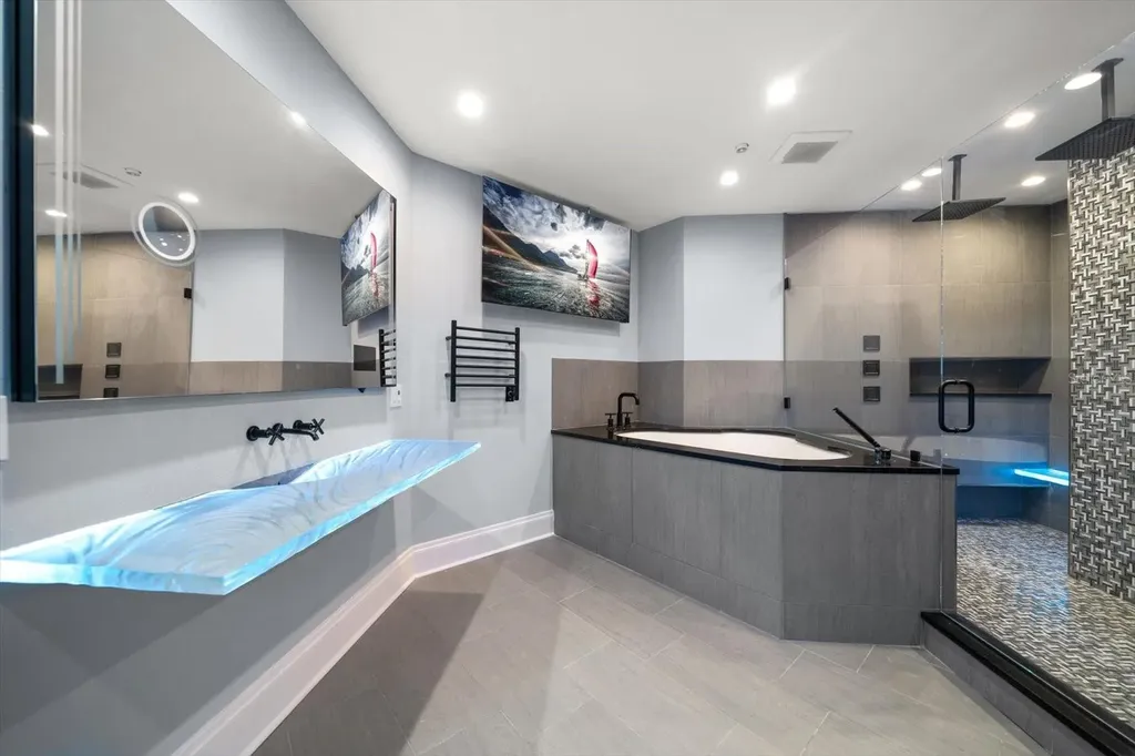 100 Beach Drive NE St Petersburg FL 33701