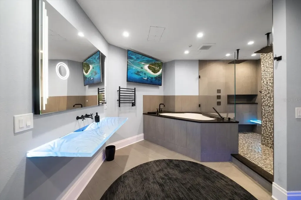 100 Beach Drive NE St Petersburg FL 33701