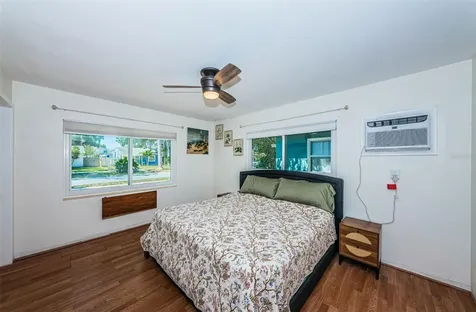 801 47th Avenue N St Petersburg FL 33703