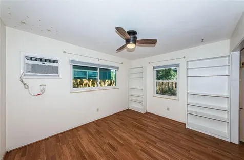 801 47th Avenue N St Petersburg FL 33703