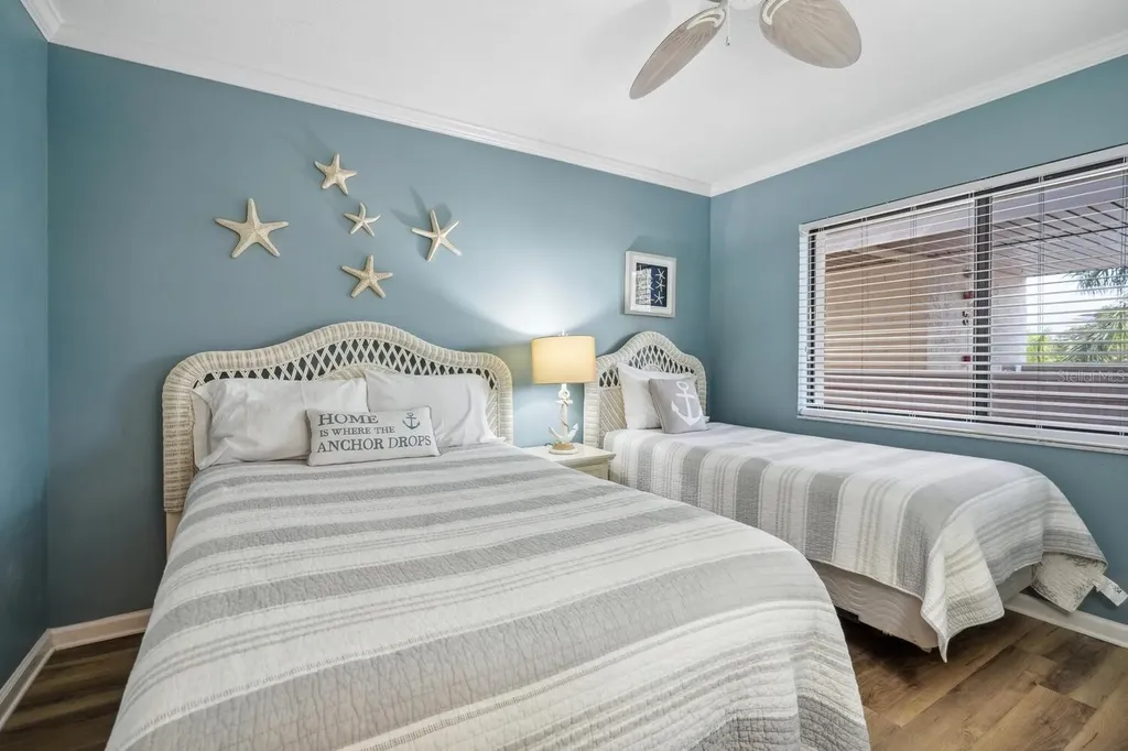 6236 Midnight Pass Road Sarasota FL 34242